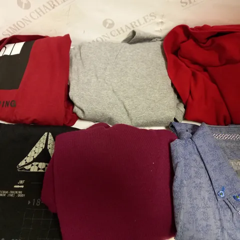 LOT OF 14 ITEMS OF CLOTHING IN ASSORTED STYLES & SIZES