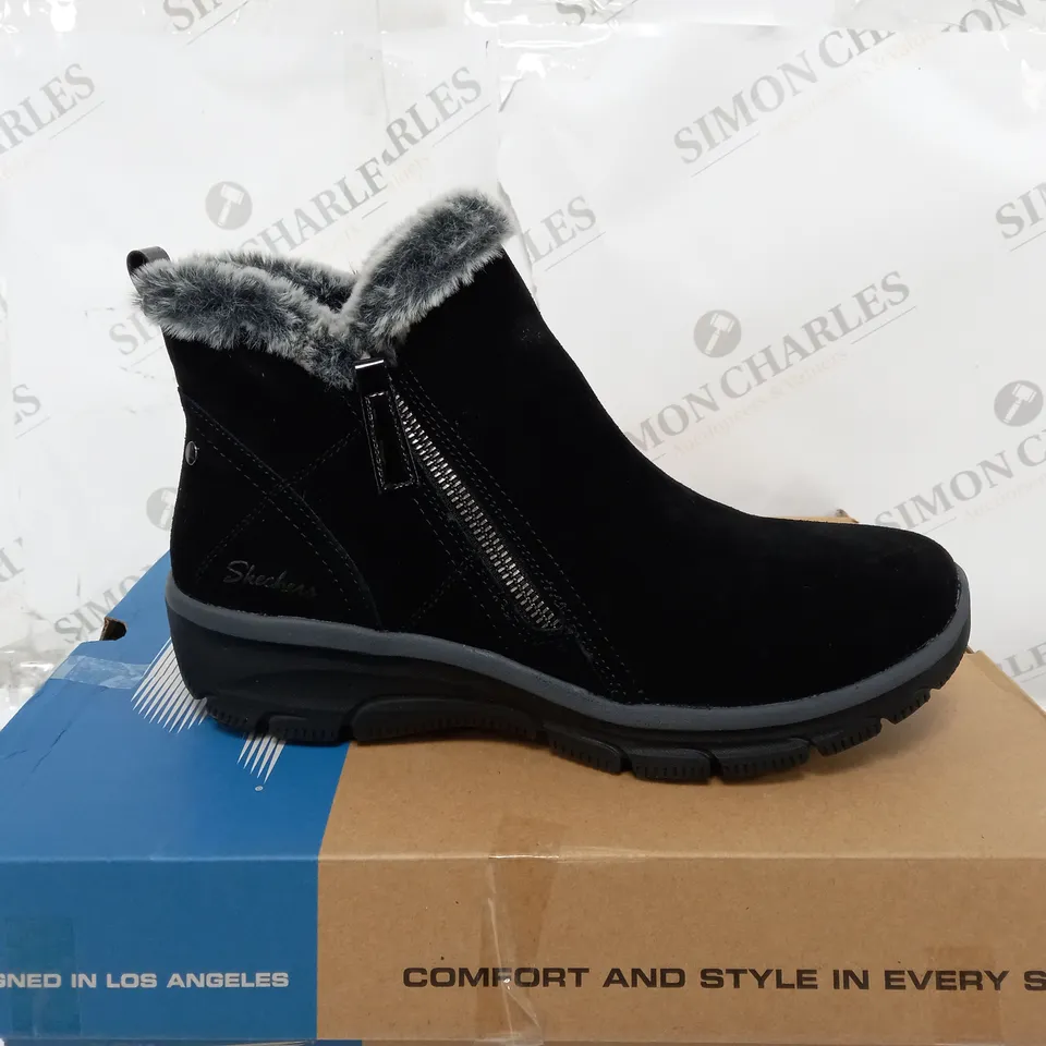 PAIR OF SKECHERS HIGH ZIP BOOTS IN BLACK UK SIZE 6.5