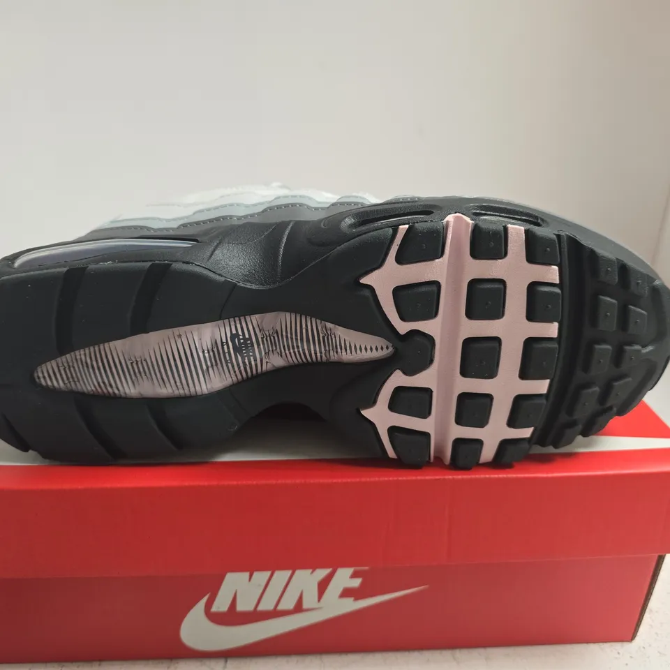 BOXED PAIR OF NIKE AIR MAX 95 BIG BUBBLE TRAINERS – UK 7.5