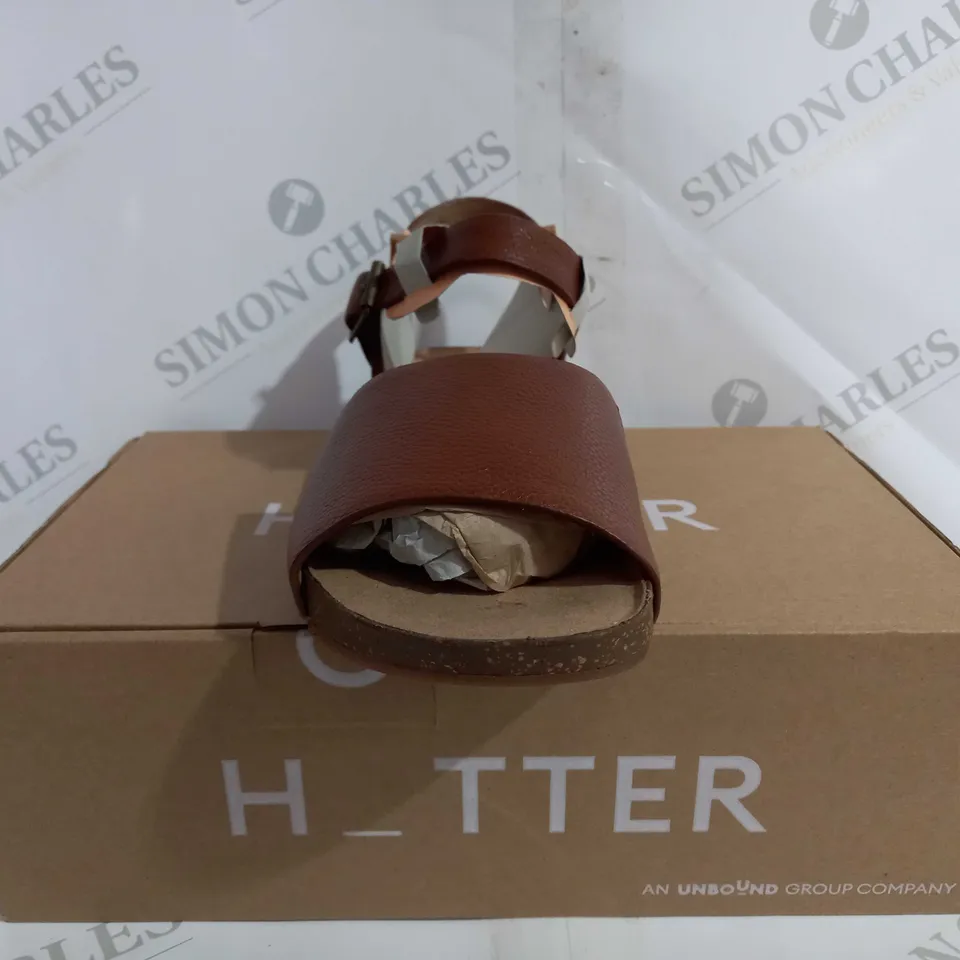 BOXED HOTTER CONWY 1 RAISED TAN SANDALS - UK 6 