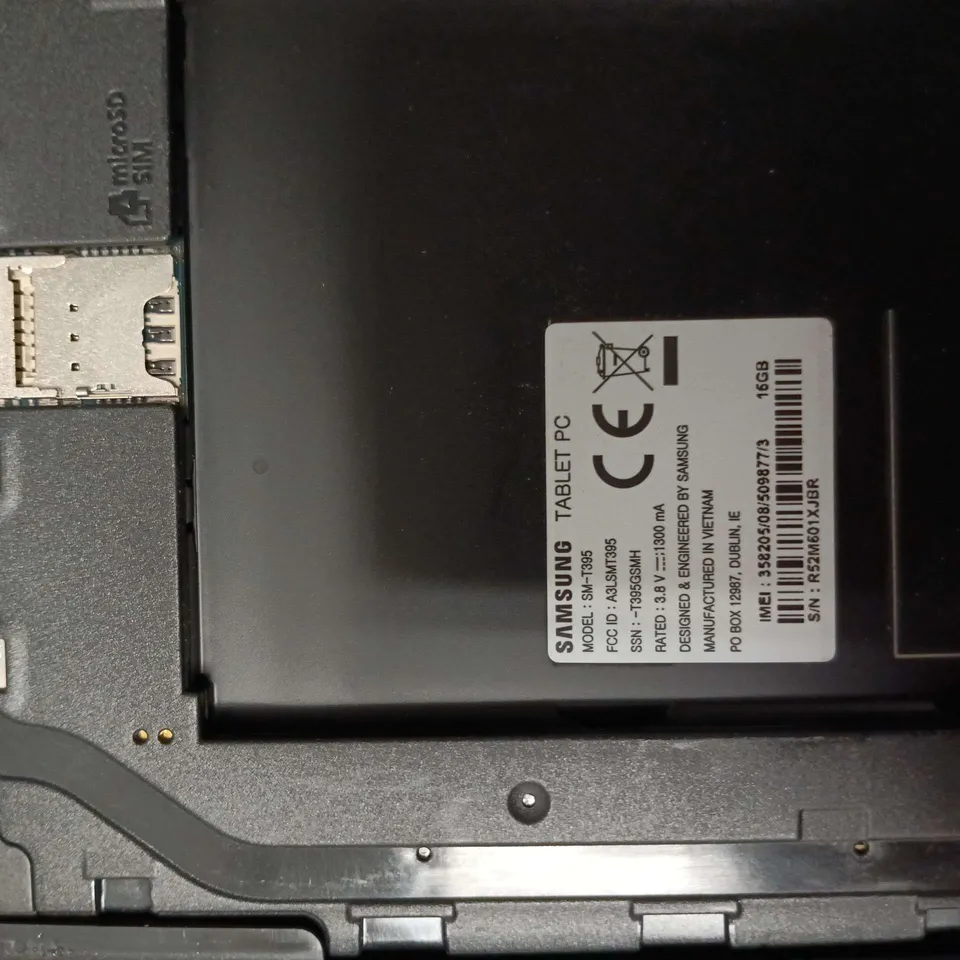 SAMSUNG TABLET PC – CRACKED SCREEN 