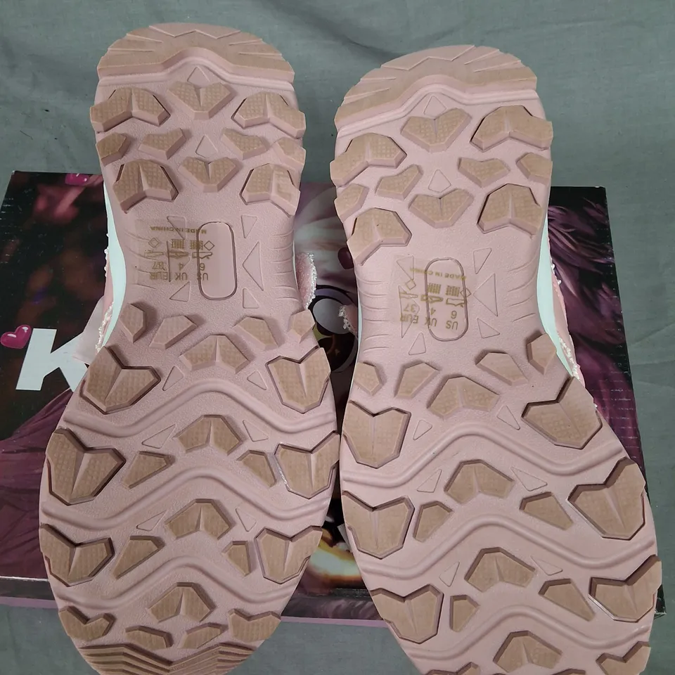 BOXED KOI ITSU LOLITA MARY JANE'S IN PINK - UK 4