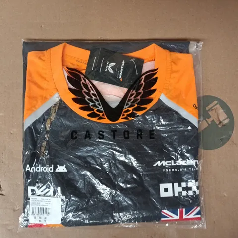 BAGGED CASTORE MCLAREN F1 TEAM SET UP T-SHIRT IN PHANTOM/AUTUMN GLORY SIZE 2XL - NORRIS