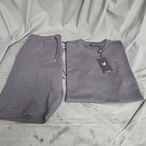 VINCENTIUS MENS SCRIPT CREW TEE & SHORTS SET IN CHARCOAL SIZE L