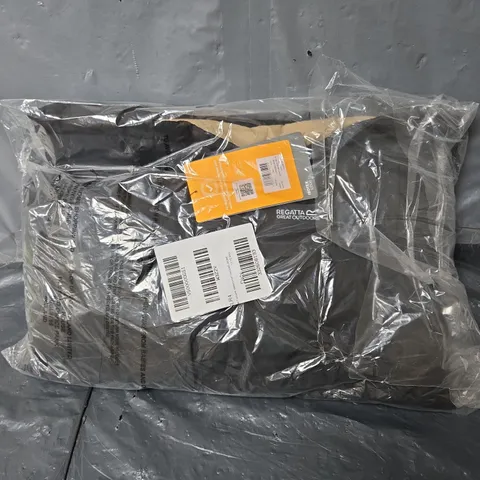 BAGGED REGATTA ISOTEX 10000 WATERPROOF JACKET 13YRS 