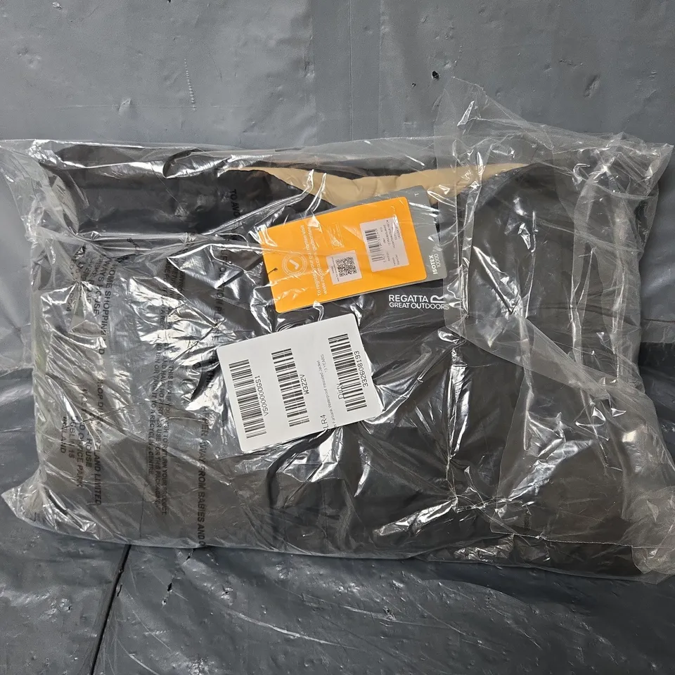 BAGGED REGATTA ISOTEX 10000 WATERPROOF JACKET 13YRS 