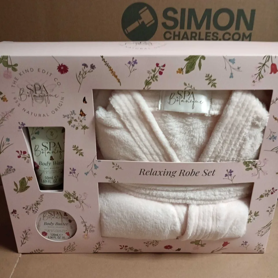 SPA BOTANIQUE RELAXING ROBE SET – WHITE PLUSH BATHROBE WITH BODY WASH & BODY BUTTER