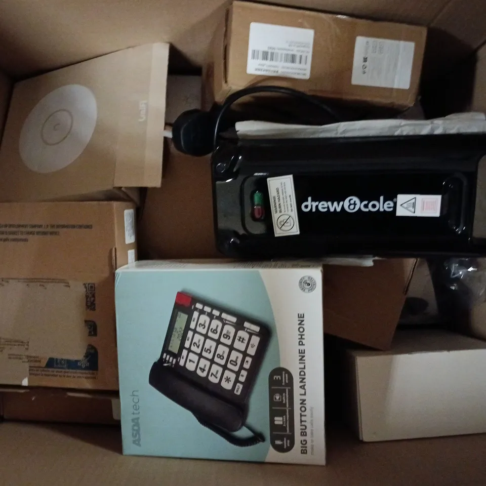 APPROXIMATELY 15 ASSORTED ITEMS TO INCLUDE MISTING FAN, POLY BLACKWIRE 3220, BIG BUTTON LANDLINE PHONE, ETC