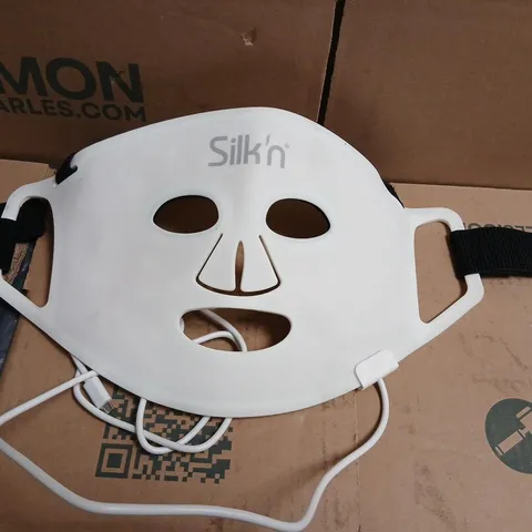 APPROXIMATELY 15 ASSORTED UNBOXED SILK'N PRODUCTS