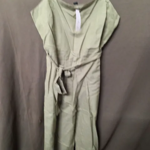 NEW LOOK NATURAL LINEN STRAPPY JUMPSUIT IN GREEN - UK 16