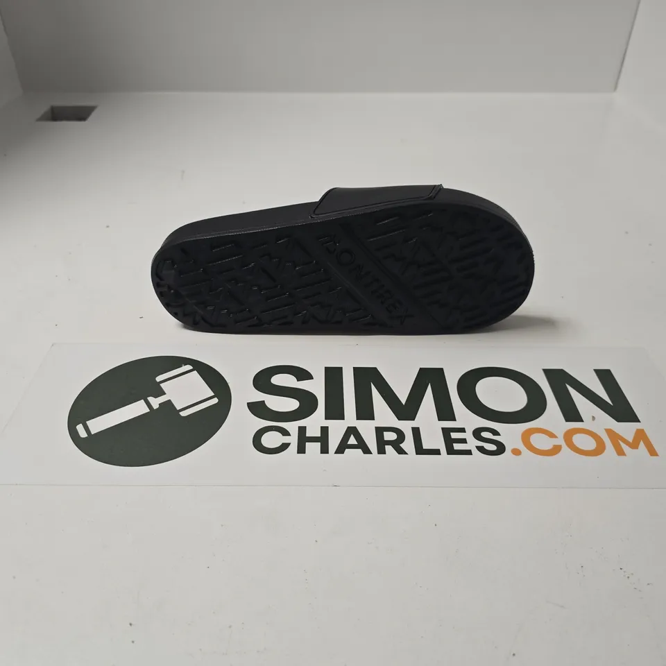UNBOXED PAIR OF MONTIREX JUNIOR SLIDES IN BLACK - UK 5