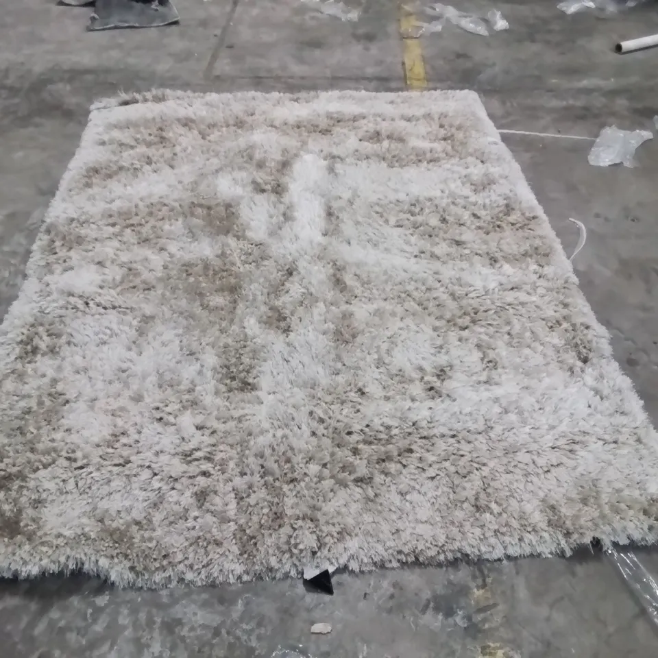 QUALITY DESIGNER AREA RUG - APPROXIMATELY 230X170