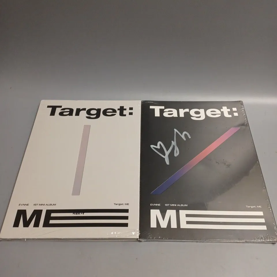 SEALED SIGNED TARGET : ME EVNNE 1ST MINI ALBUM PHOTOBOOK PAIR 