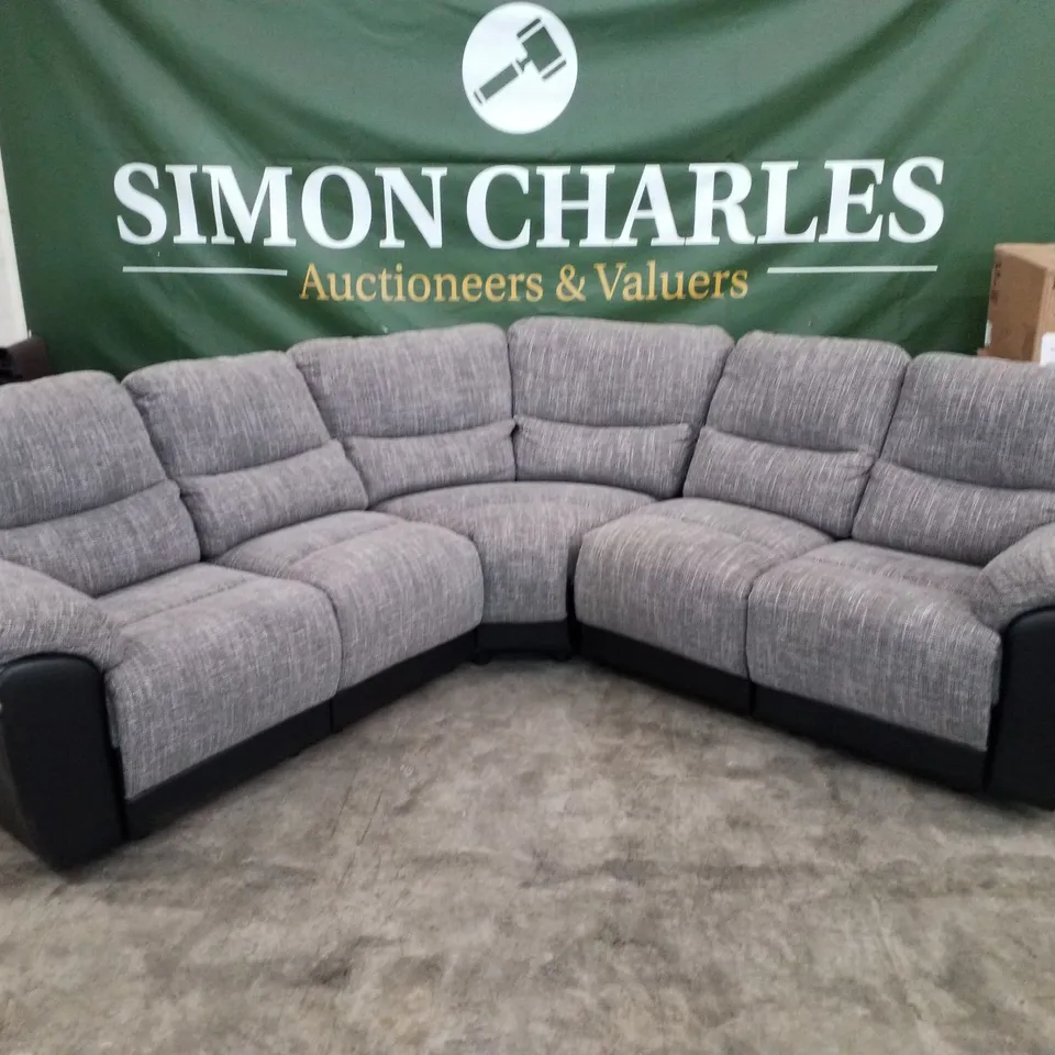 QUALITY DESIGNER MANUAL RECLINER CORNER SOFA - GREY FABRIC/ BLACK LEATHER