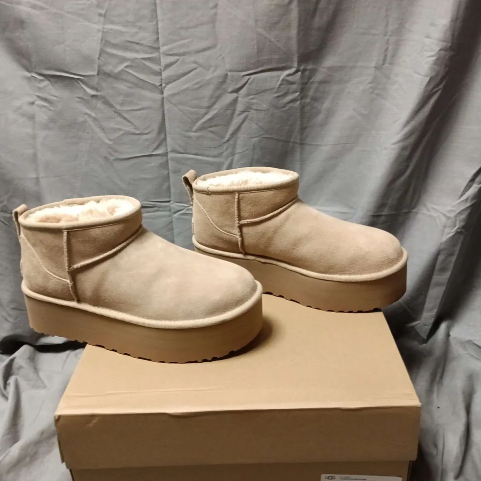 UGG CLASSIC SHORT ANKLE BOOTS – SAND WOMEN'S UK SIZE 8