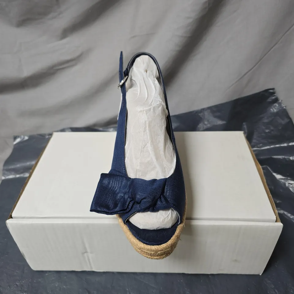 NATURALIZER WOMEN'S NAVY ESPADRILLE WEDGE SANDALS WITH BOW – BUCKLED ANKLE STRAP SIZE 7