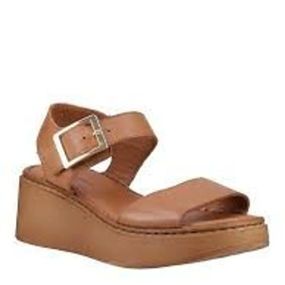 BOXED PAIR OF HUSH PUPPIES BEATRIX WEDGE SANDALS - UK SIZE 8 - TAN