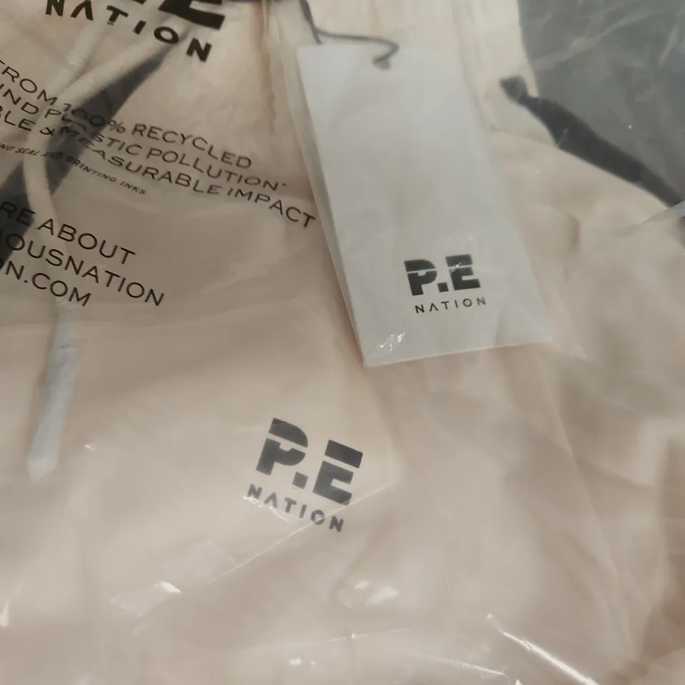 BAGGED P.E NATION CROPPED MAN DOWN – WHISPER WHITE, SIZE M