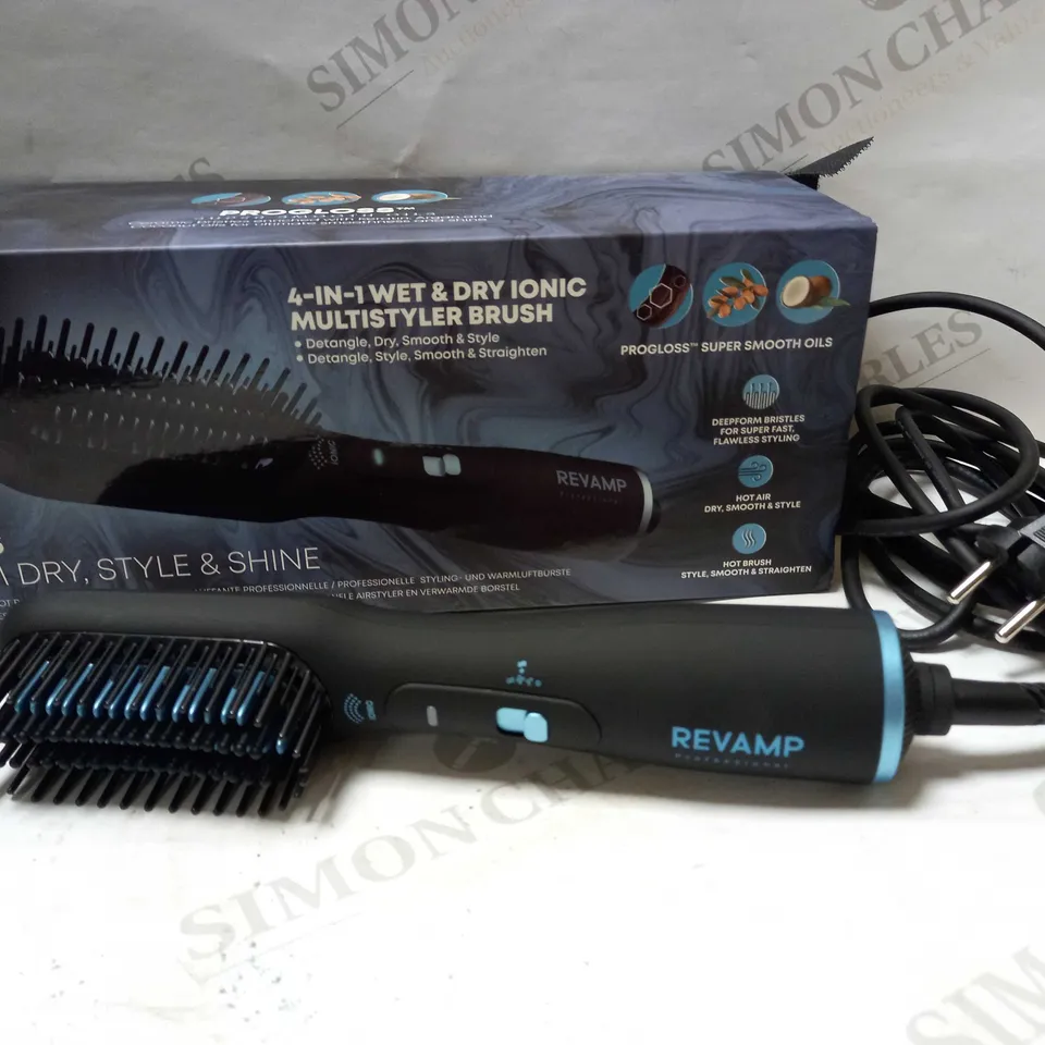REVAMP WET & DRY IONIC MULTISTYLER BRUSH 