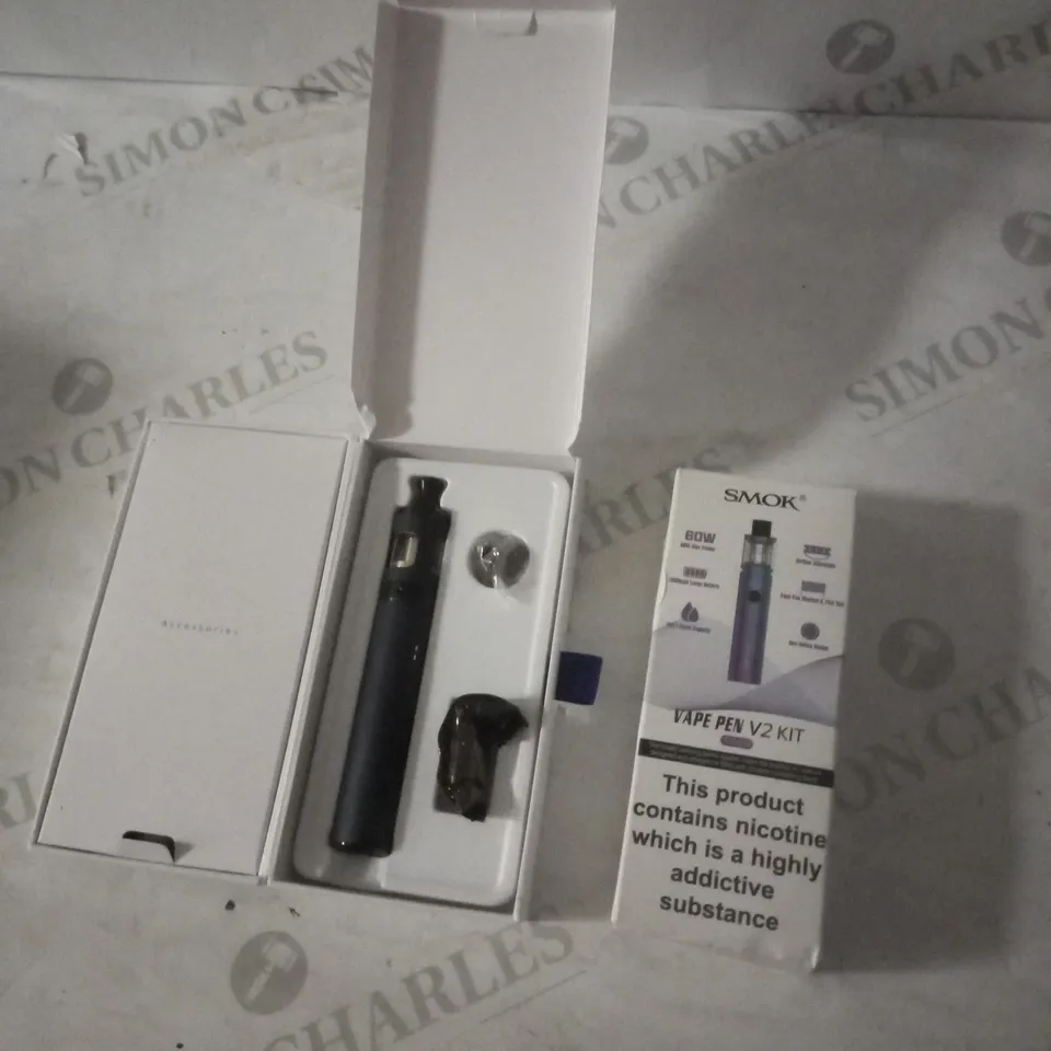 GROUP OF 2 ASSORTED VAPES TO INCLUDE SMOK AND ENDURA