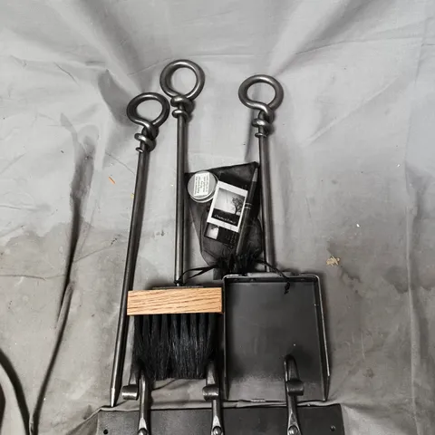 OAKBECK FORGE HAND FORGED FIRESIDE COMPANION SET