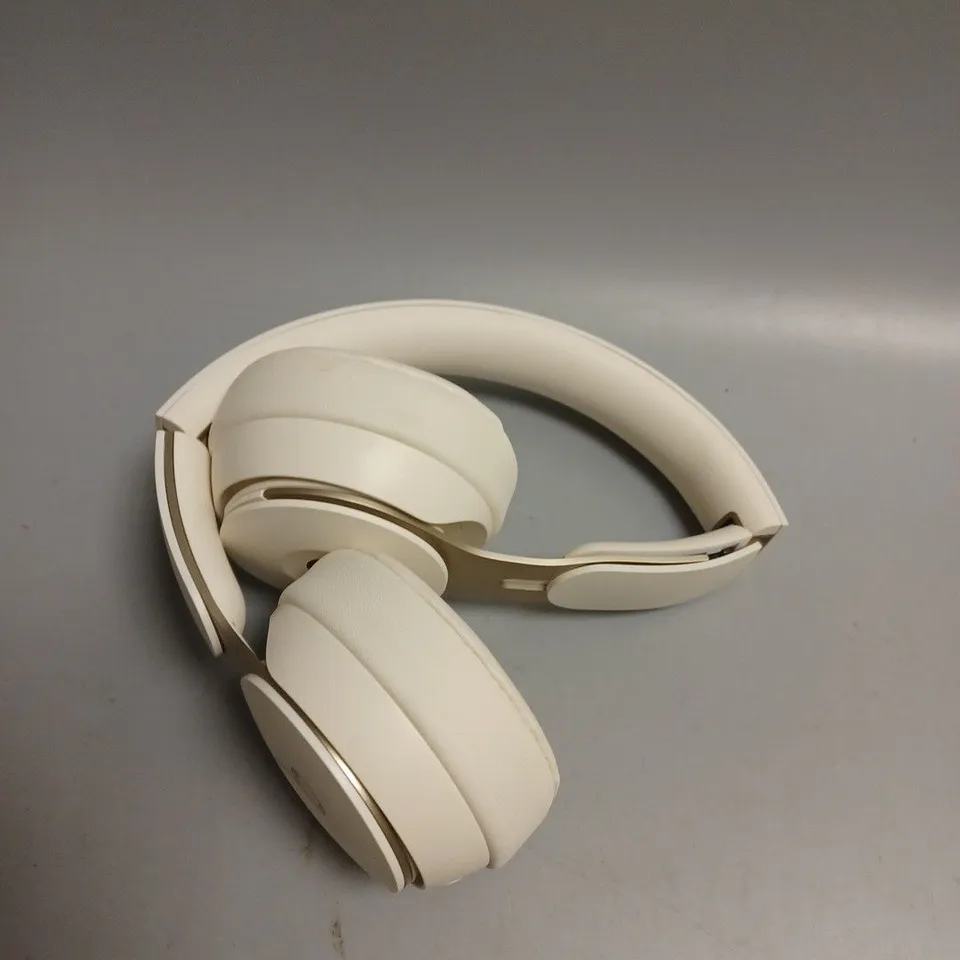 BEATS SOLO PRO WIRELESS OVER EAR HEADPHONES IN WHITE