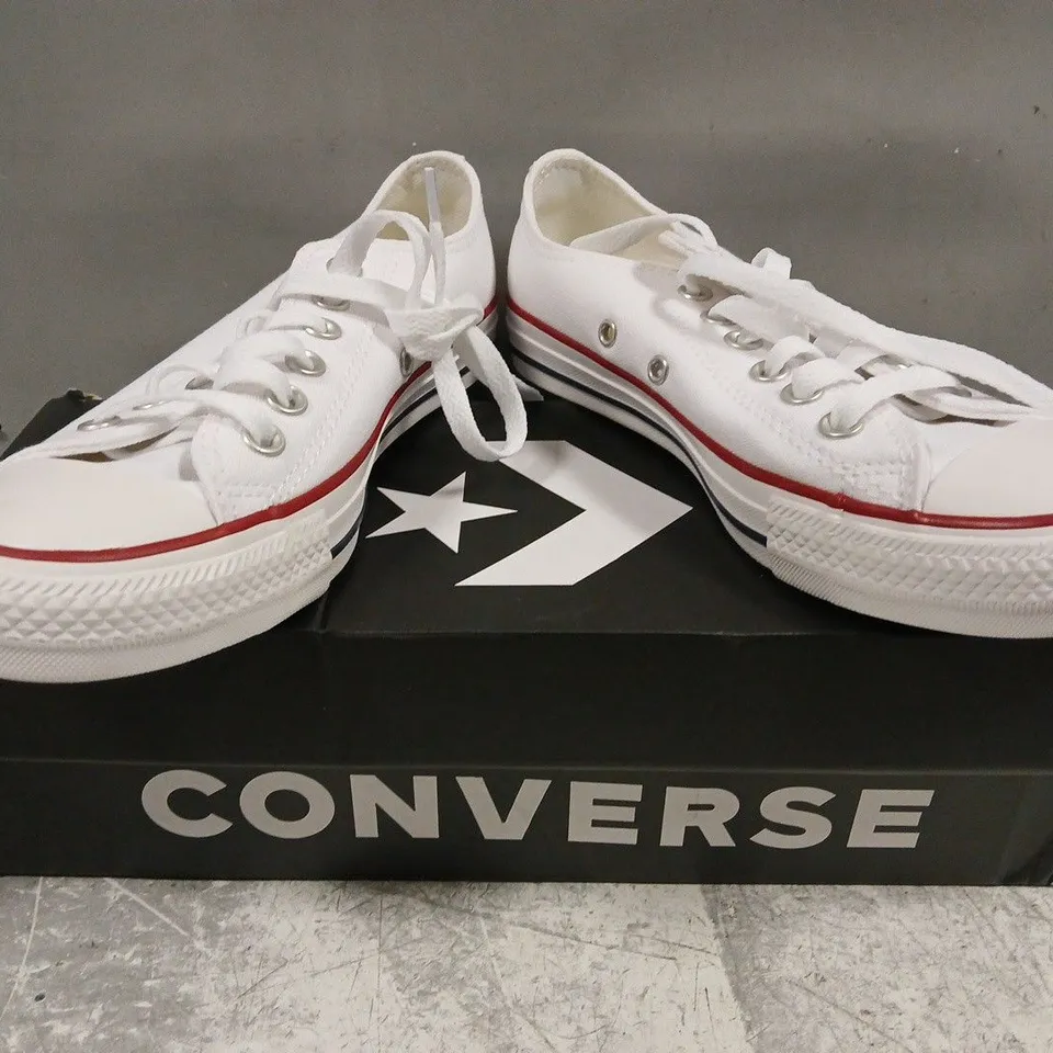 BOXED PAIR OF CONVERSE TRAINERS IN WHITE SIZE UK 4.5