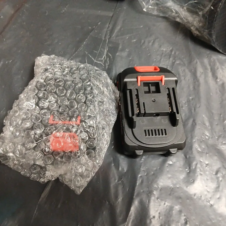 CORDLESS CAR WAXING/POLISHING MACHINE WITH 21V LI-ION BATTERY AND CHARGER