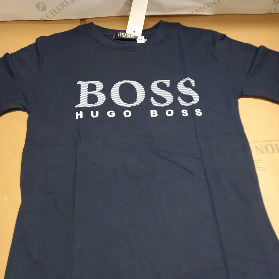 HUGO BOSS LOGO T-SHIRT SIZE M