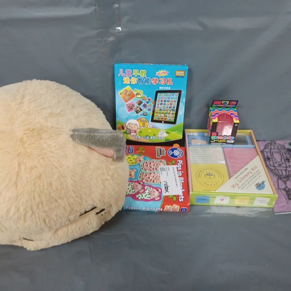 LARGE BOX OF APPROXIMATELY 20 ASSORTED TOYS AND GAMES TO INCLUDE TEDDIES, CARD GAMES AND PEPPA PIG