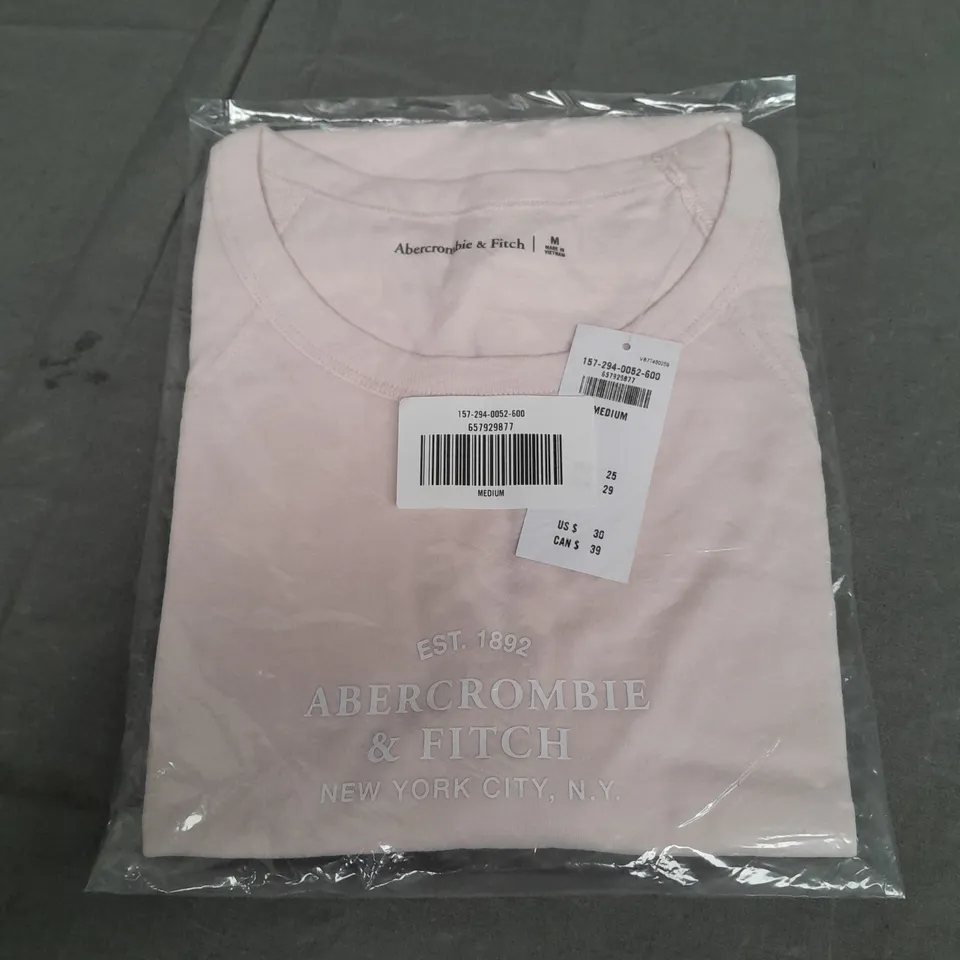 SEALED ABERCROMBIE & FITCH LIGHT PINK T-SHIRT - MEDIUM