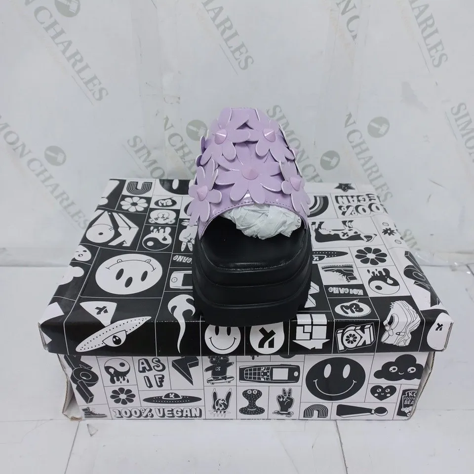 KOI FOOTWEAR LADIES BLACK WITH PURPLE FLOWERS CHUNKY SLIDERS SIZE 4