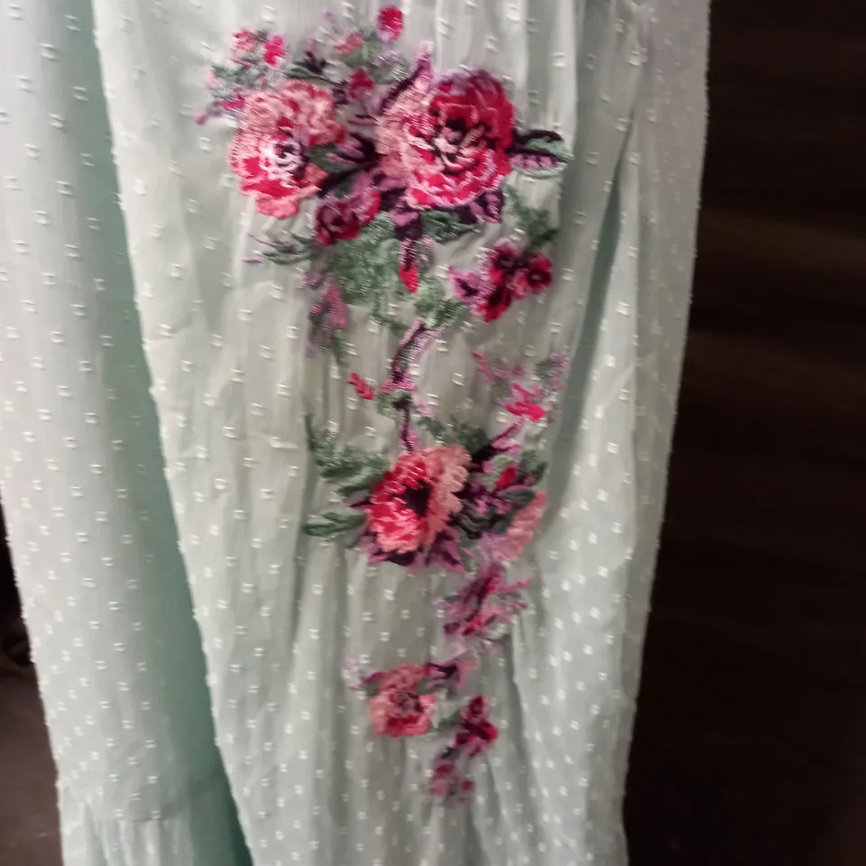 LOVE & ROSES EMBELLISHED DRESS IN MINT - UK 20