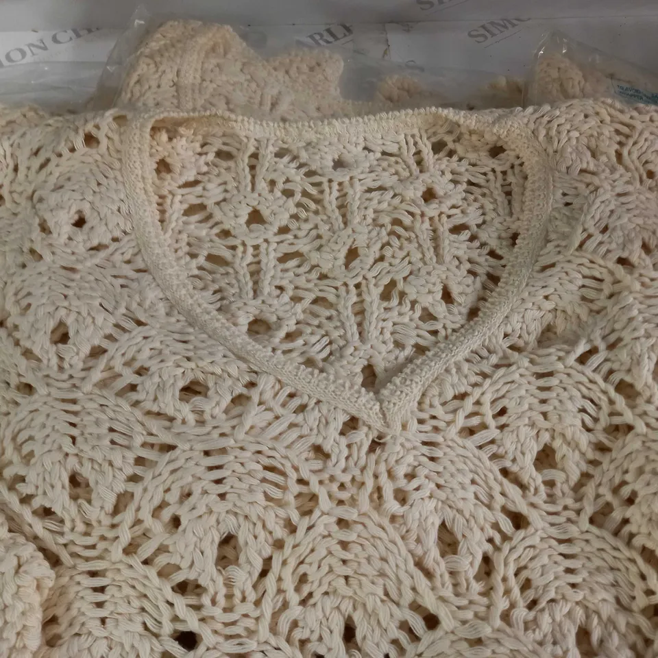 LOT OF 6 CROCHET PULL ECRU JUMPERS - SIZE UNSPECIFIED