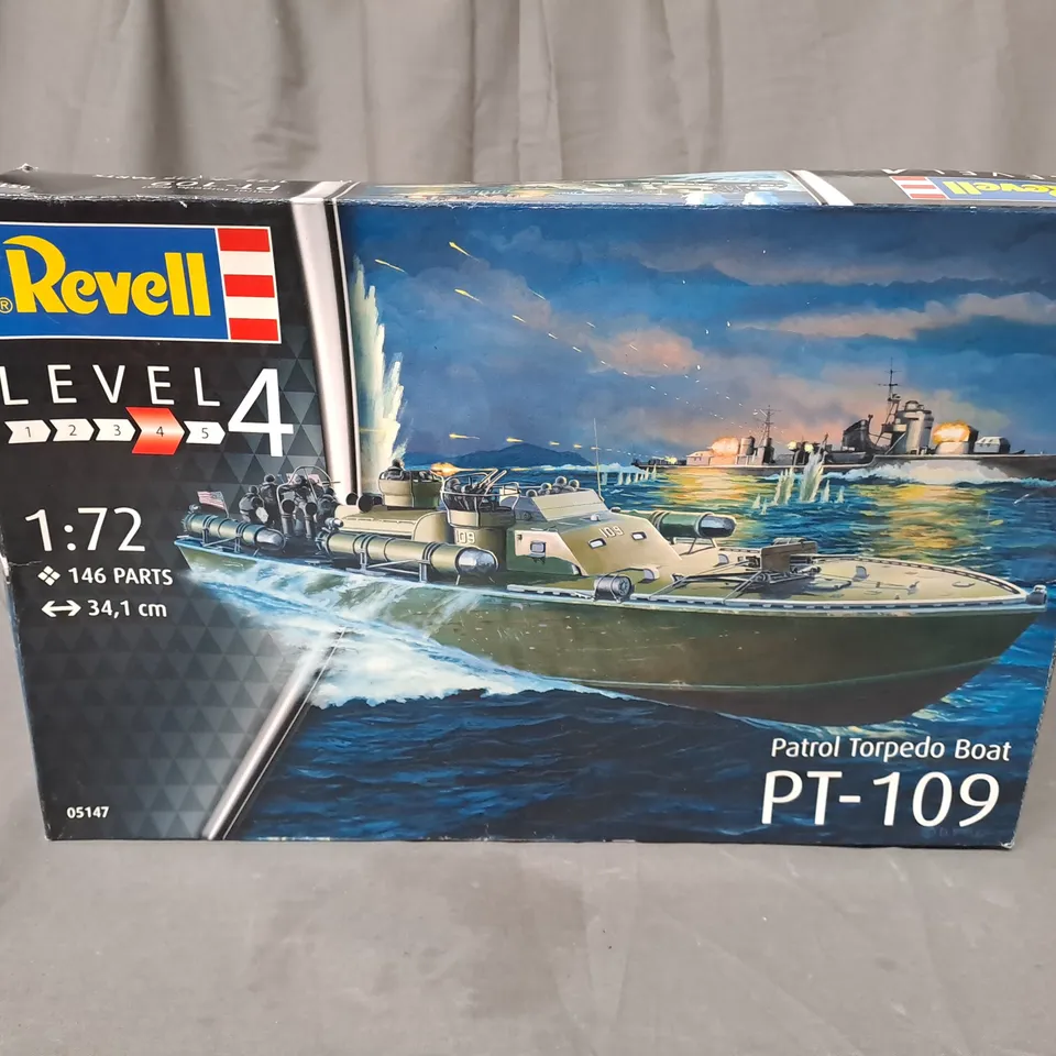 REVELL LEVEL 4 PATROL TORPEDO BOAT - PT-109 - 1:72