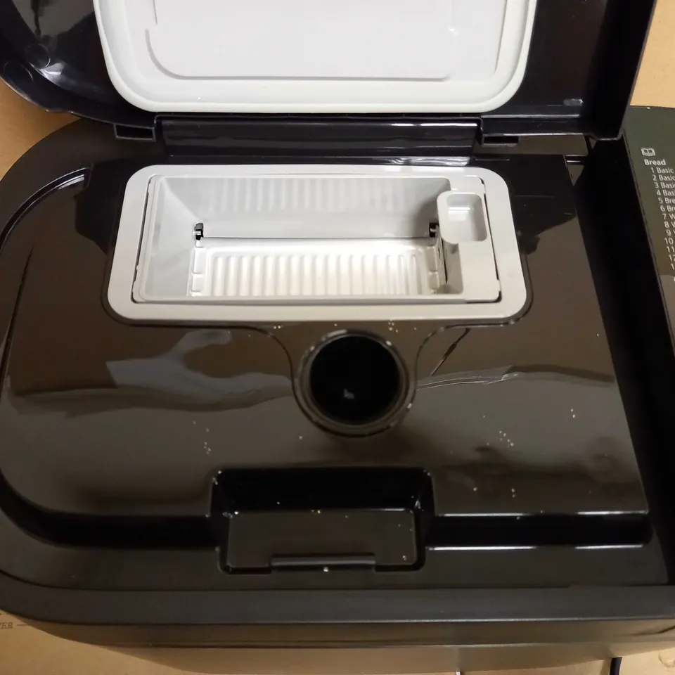 PANASONIC AUTOMATIC BREAD MAKER SILVER