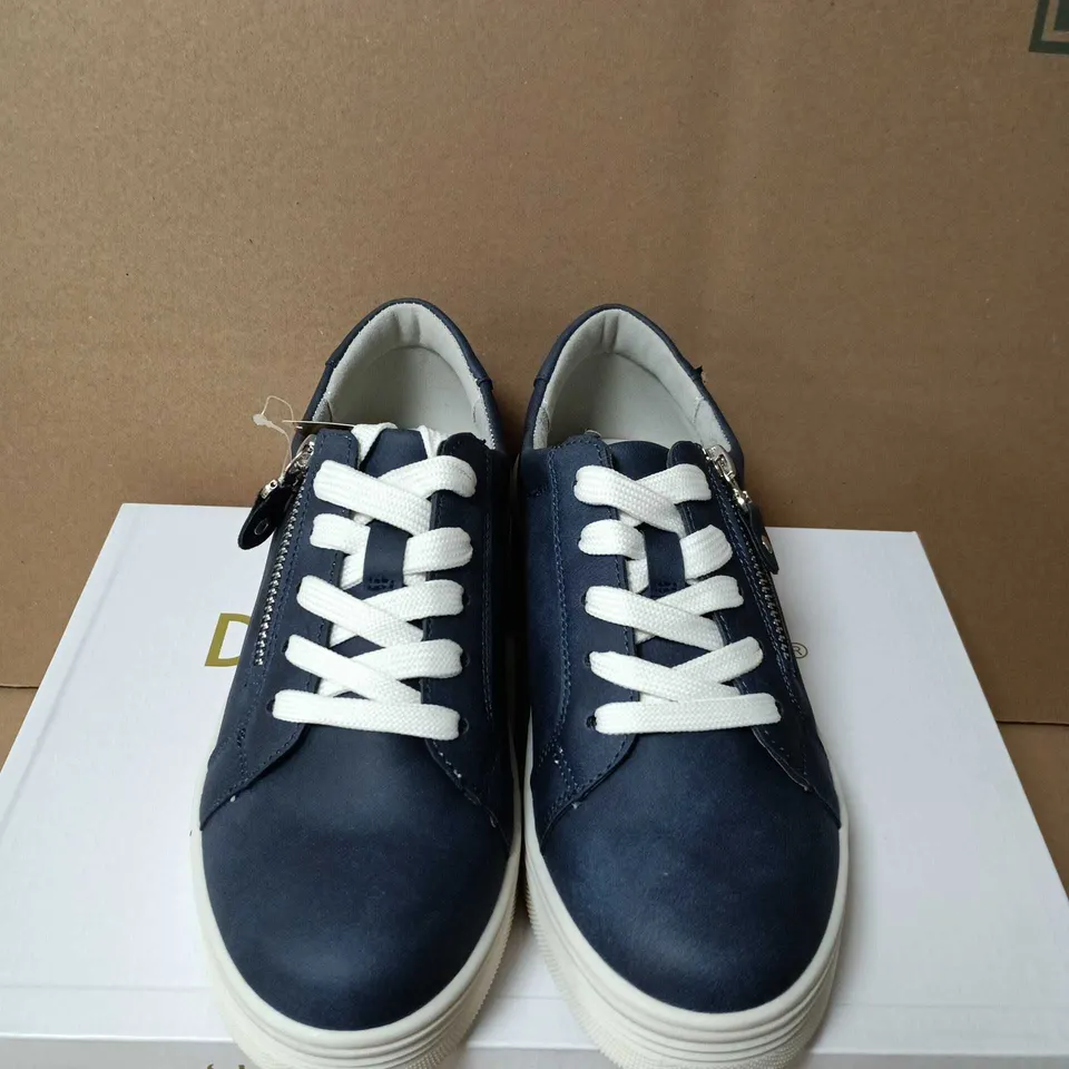 BOXED PAIR OF DR KELLER JANICE NAVY TRAINERS – UK SIZE 3 