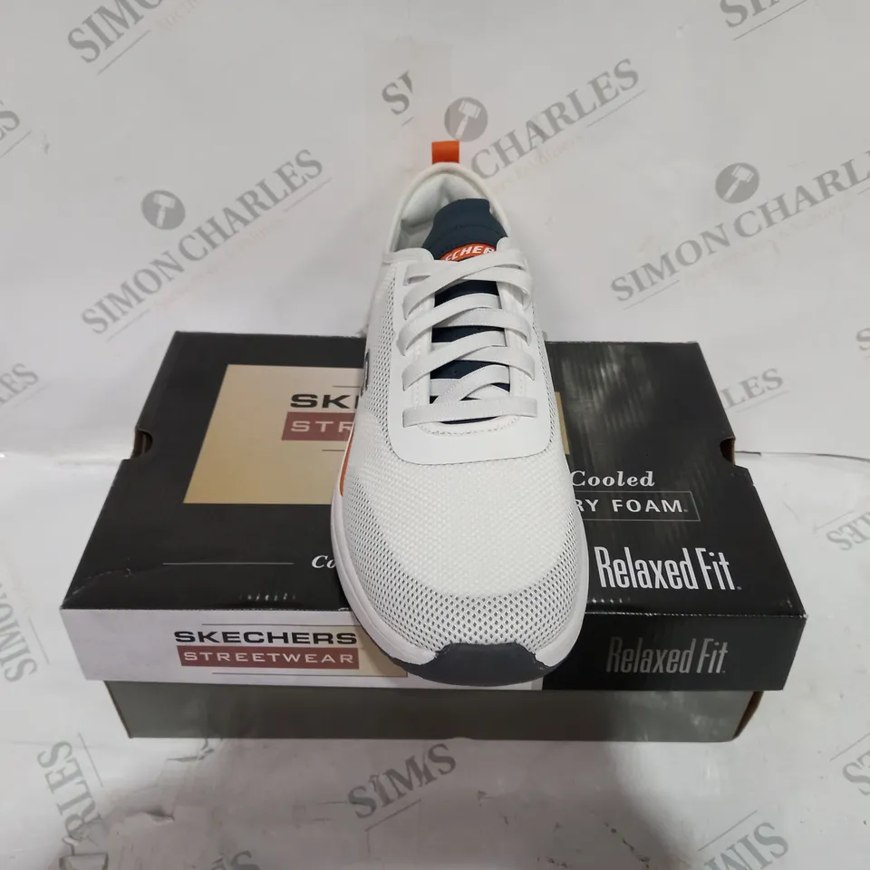 BOXED SKECHERS RELAXED FIT TRAINERS SIZE 9