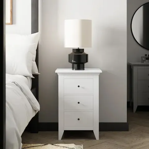 BOXED LYNTON 3 DRAWER BEDSIDE TABLE, WHITE (1 BOX)