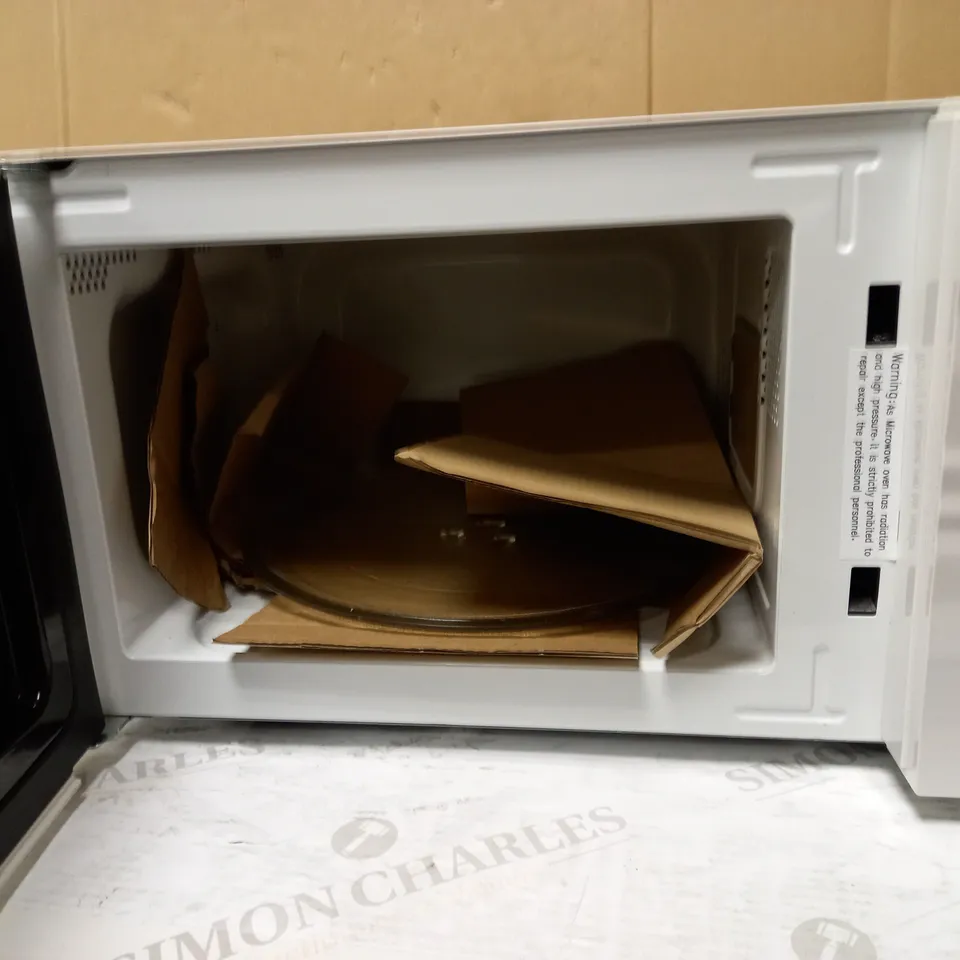 SWAN 700W WHITE SYMPHONY DIGITAL MICROWAVE 