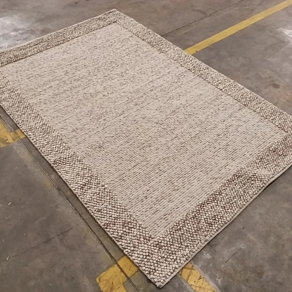 QUALITY DESIGNER AREA RUG - APPROXIMATELY 245CM X 160CM