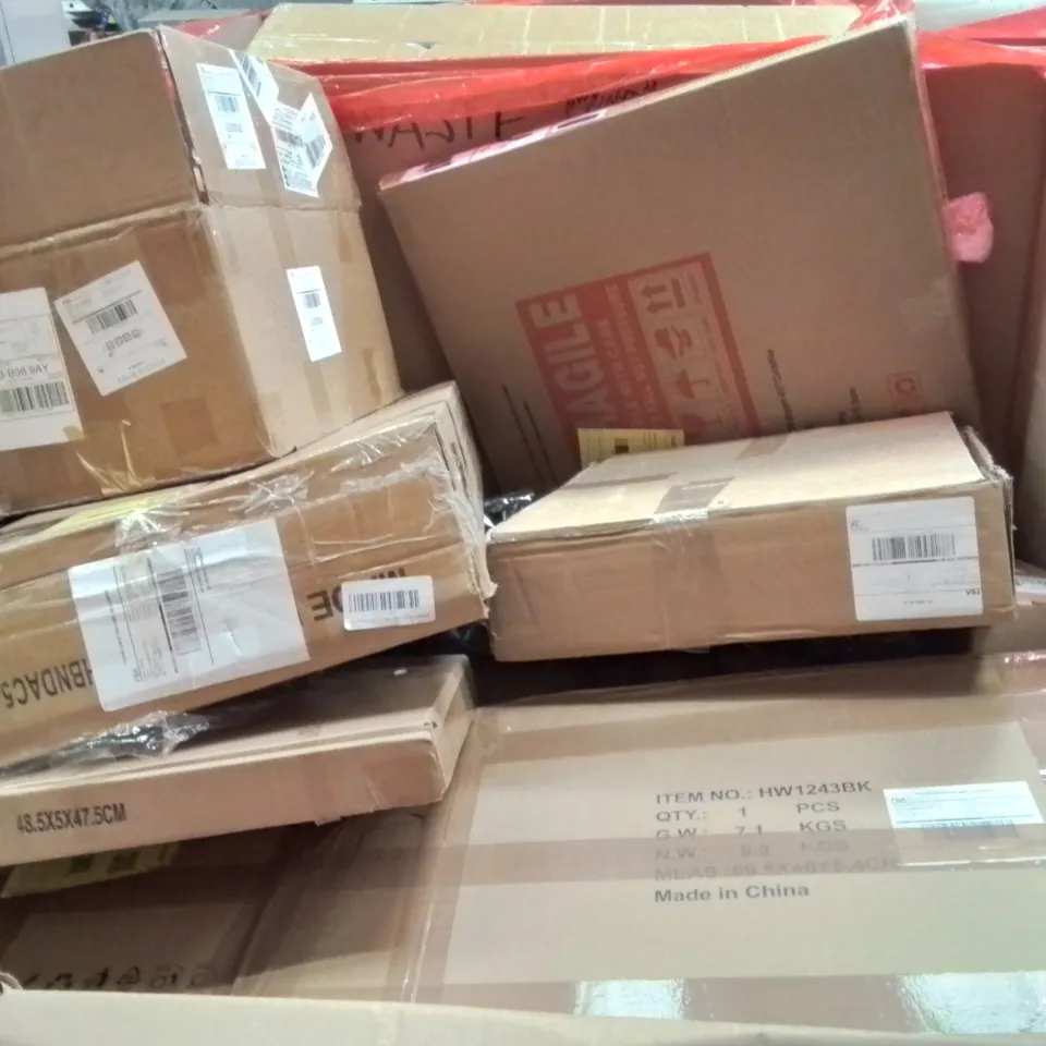 PALLET CONTAINING ASSORTED PRODUCTS INCLUDING SCREEN PROTECTOR, TV WALL MOUNT, PAPER SHREDDER & 4 DRAWER CHEST OF DRAWERS