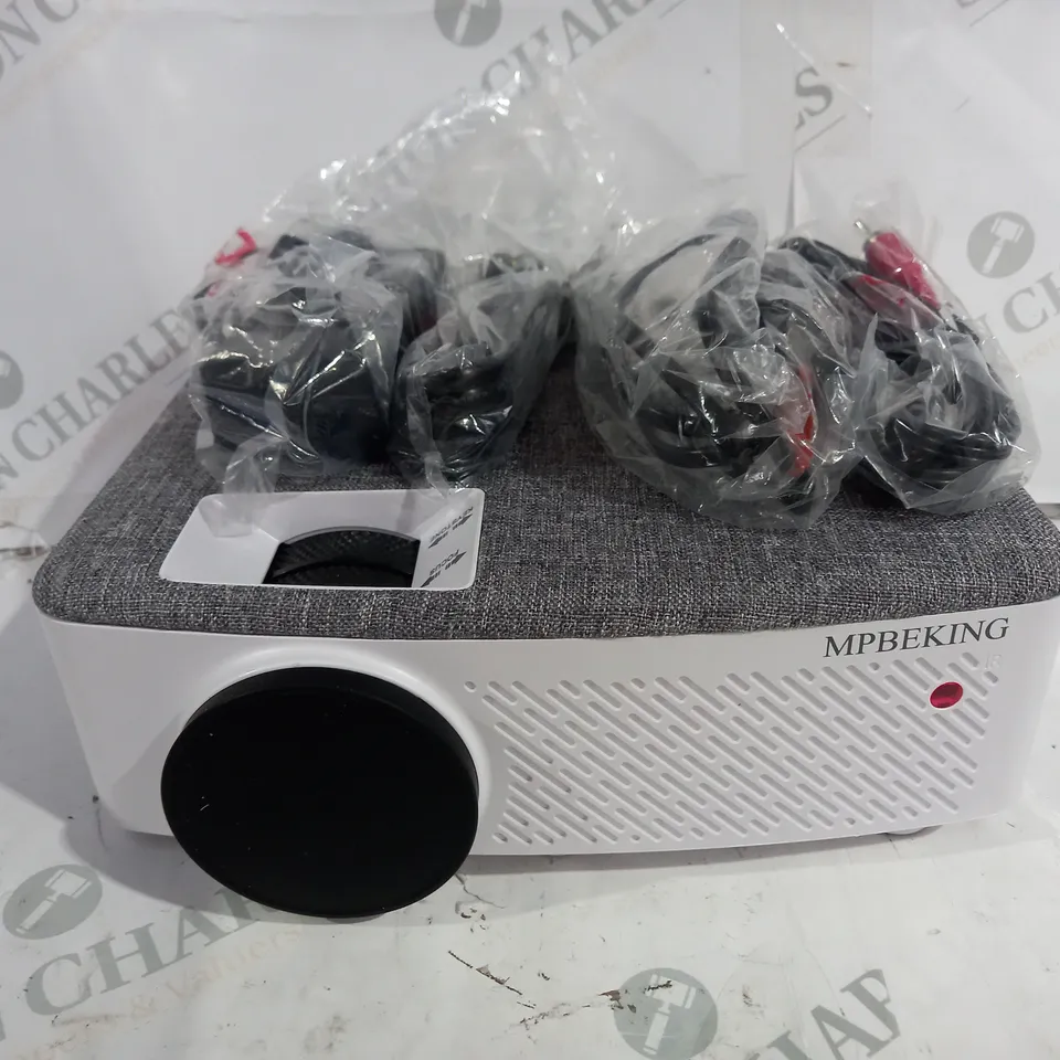 BOXED MPBEKING HOME THEATER PROJECTOR