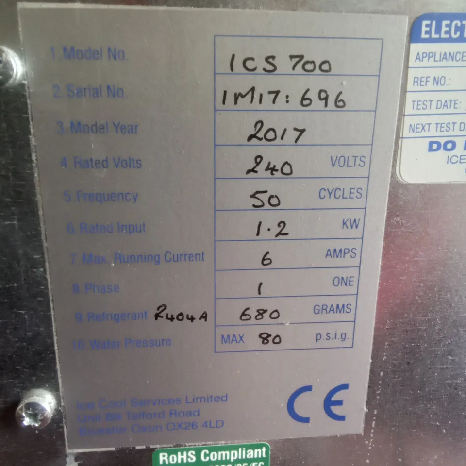 ICE MAKER ICS700 