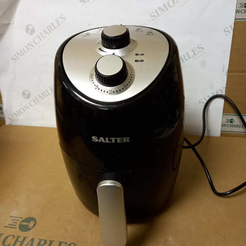 SALTER EK2817 COMPACT HOT AIR FRYER 