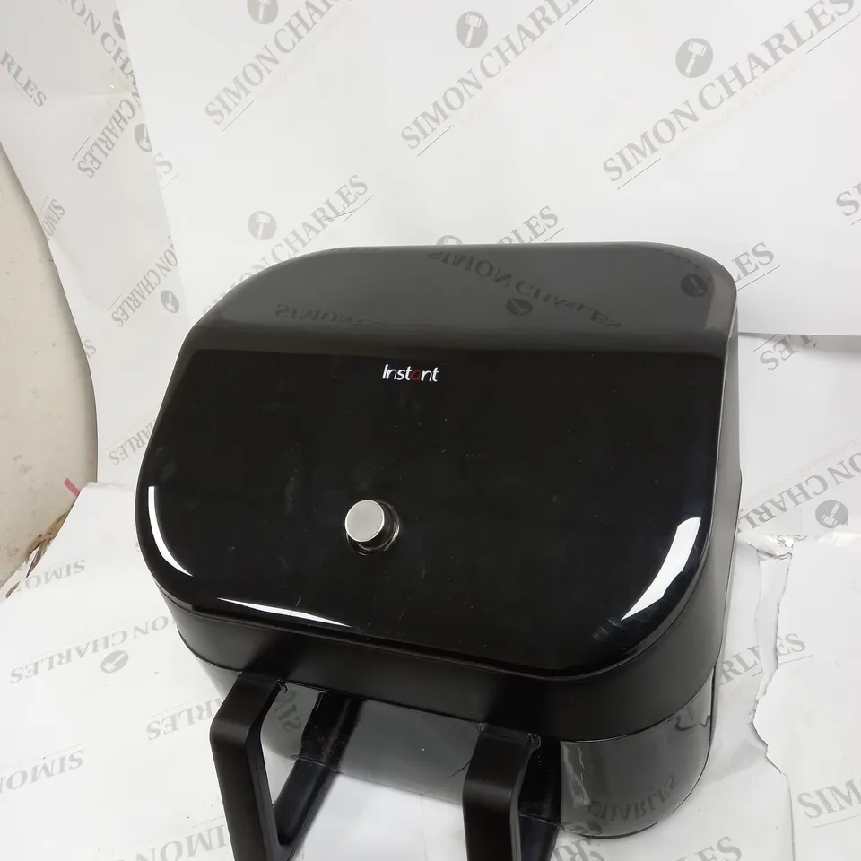 BOXED INSTANT VORTEX PLUS VERSAZONE AIR FRYER 