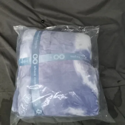 SEALED OODIE OVERSIZED HOODED BLANKET IN PURPLE W. CLOUDS