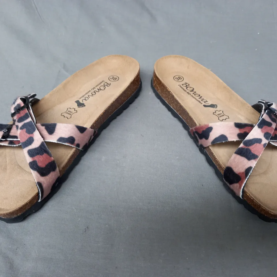 BOXED PAIR OF BONOVA CROSS STRAP SANDALS IN ANIMAL PRINT SIZE 5