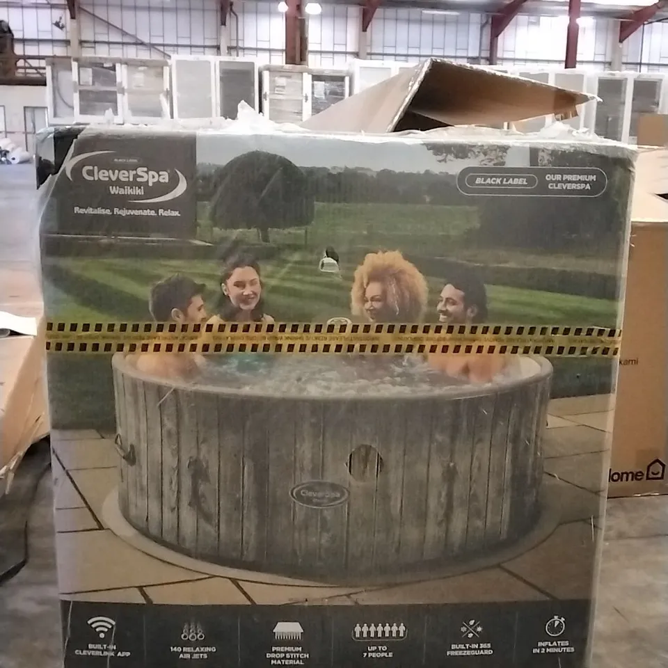 BOXED CLEVER SPA WAIKIKI HOT TUB 