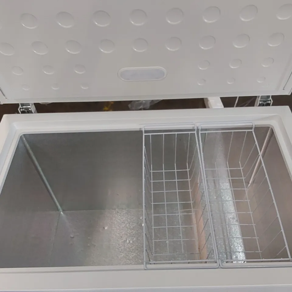 RUSSELL HOBBS RH300CF201W CHEST FREEZER
